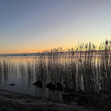 At The Harbor Apartamento