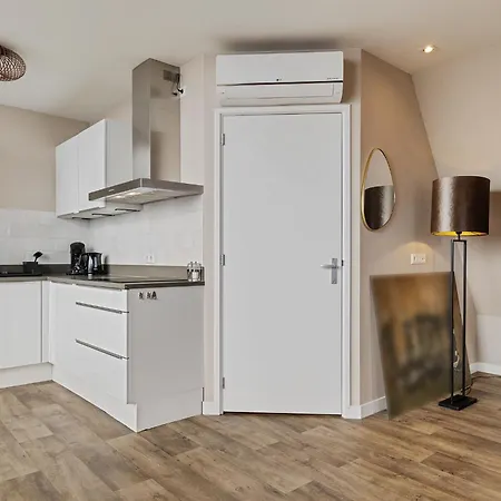 At The Harbor * Monnickendam